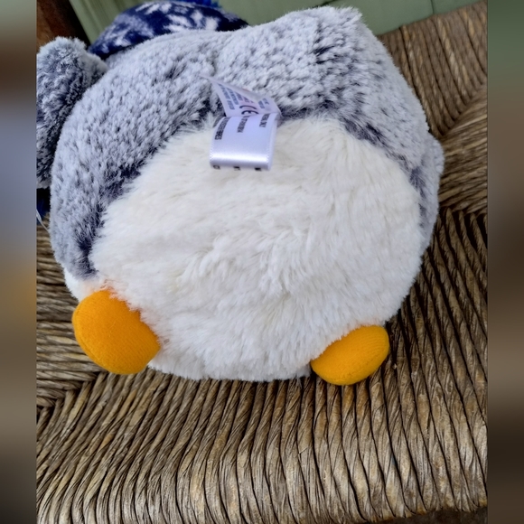 Aurora Pompom 8" Penguin Plush from World (Blue Hat) - Picture 8 of 15